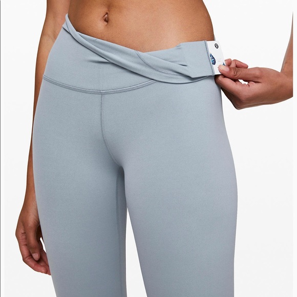 Lululemon Align Crop 21” size 6 - Picture 4 of 6